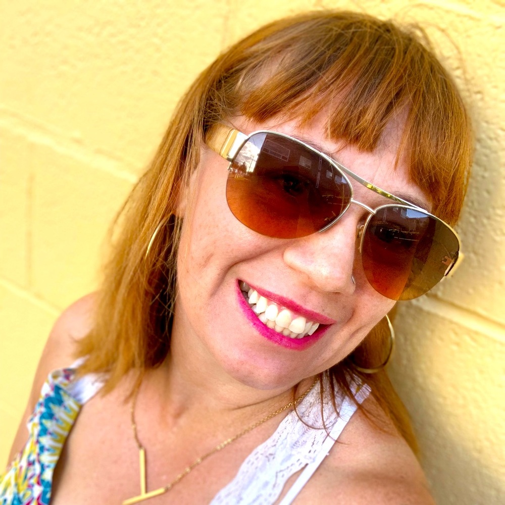 Meet the Posher, Tonia